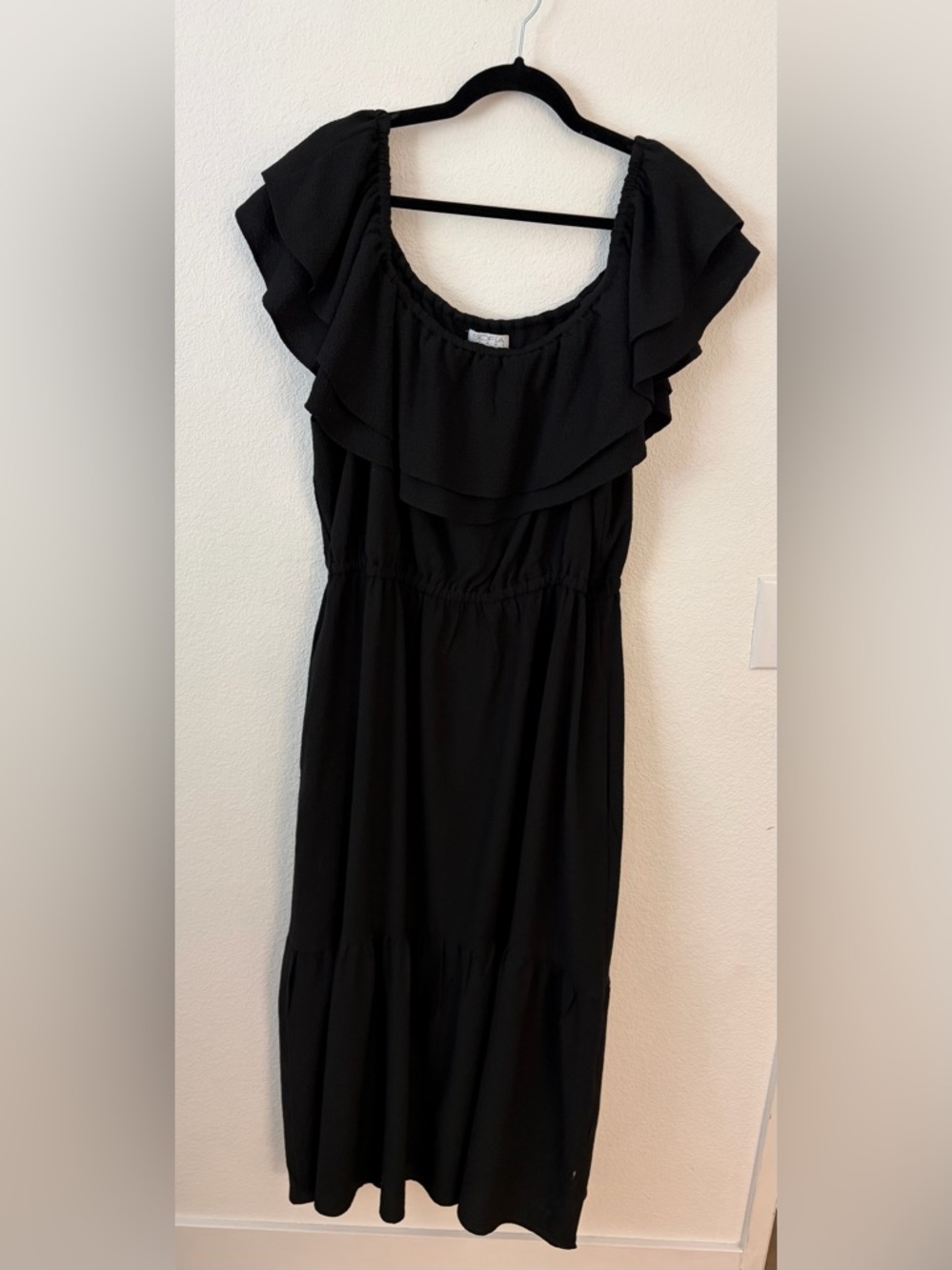 sofia by sofia vergara Black Ruffle Maxi Dress